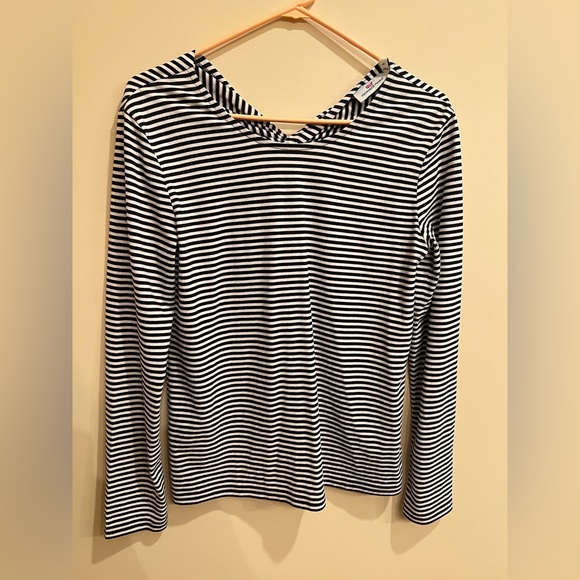 Vineyard Vines black/white striped top. S - Picture 5 of 7